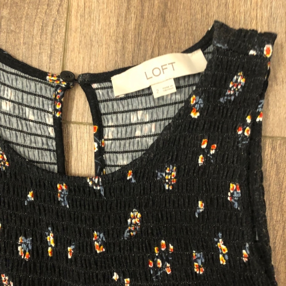 Ann Taylor Loft black and floral dress with smocked fitted bodice size 2 - Picture 2 of 4